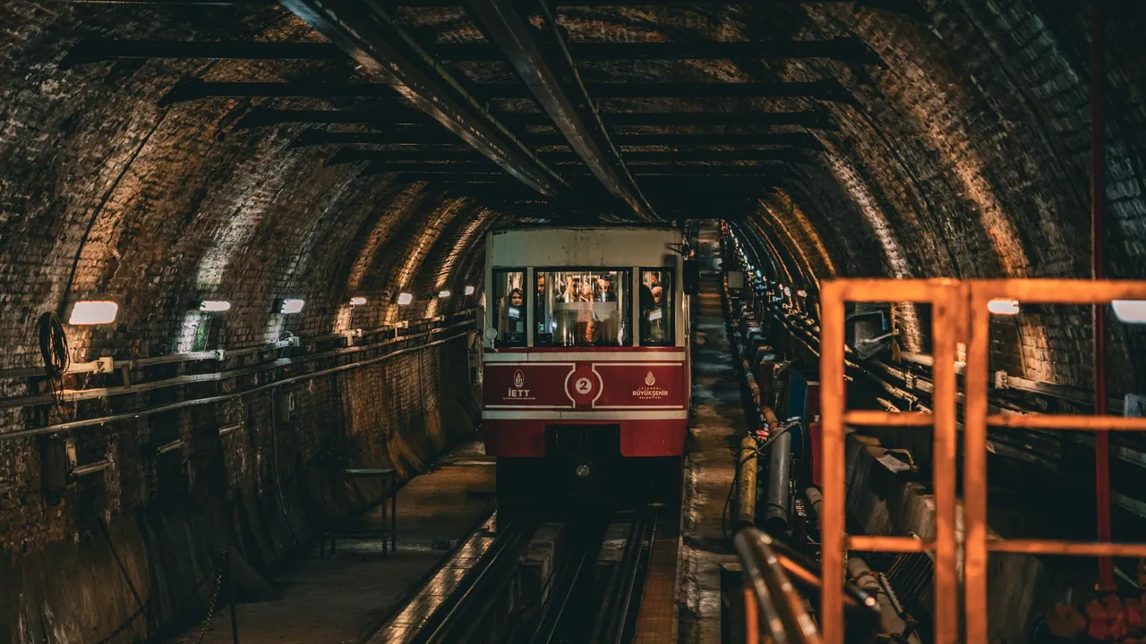 Cumhuriyet Tarihi Araştırmaları Merkezi Metrohan'da Açıldı