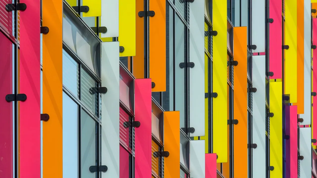 Mimarlıkta Renk Kullanımını İnceleyen Chromatic Architecture Yayımlandı