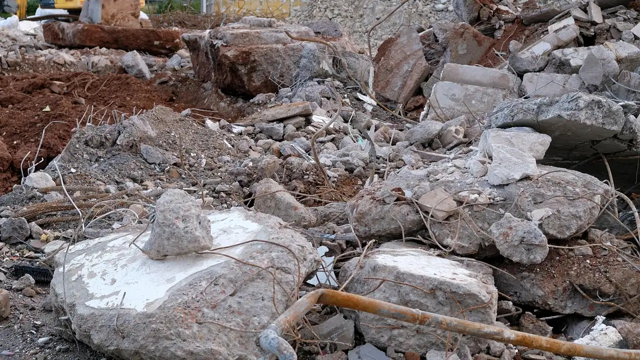 Elazığ'da Kentsel Dönüşüm Çalışmaları ve Tapu Sorunları Yerinde İncelendi