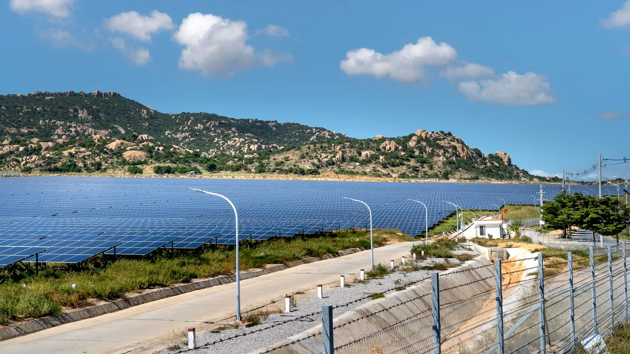 Çin'de Güneş Enerjisi Kurulu Kapasitesi Kömürü Geride Bıraktı