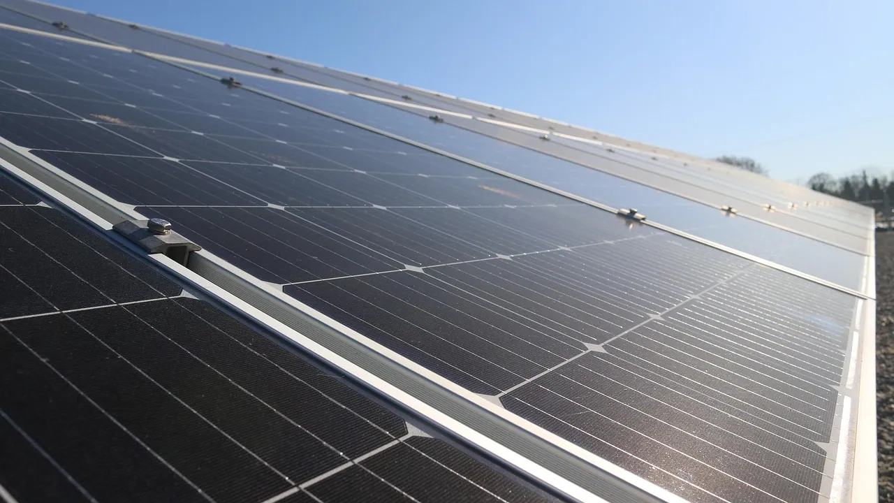Şişecam, RE+ 2026 Fuarı'nda Güneş Enerjisi Camlarını Tanıtacak