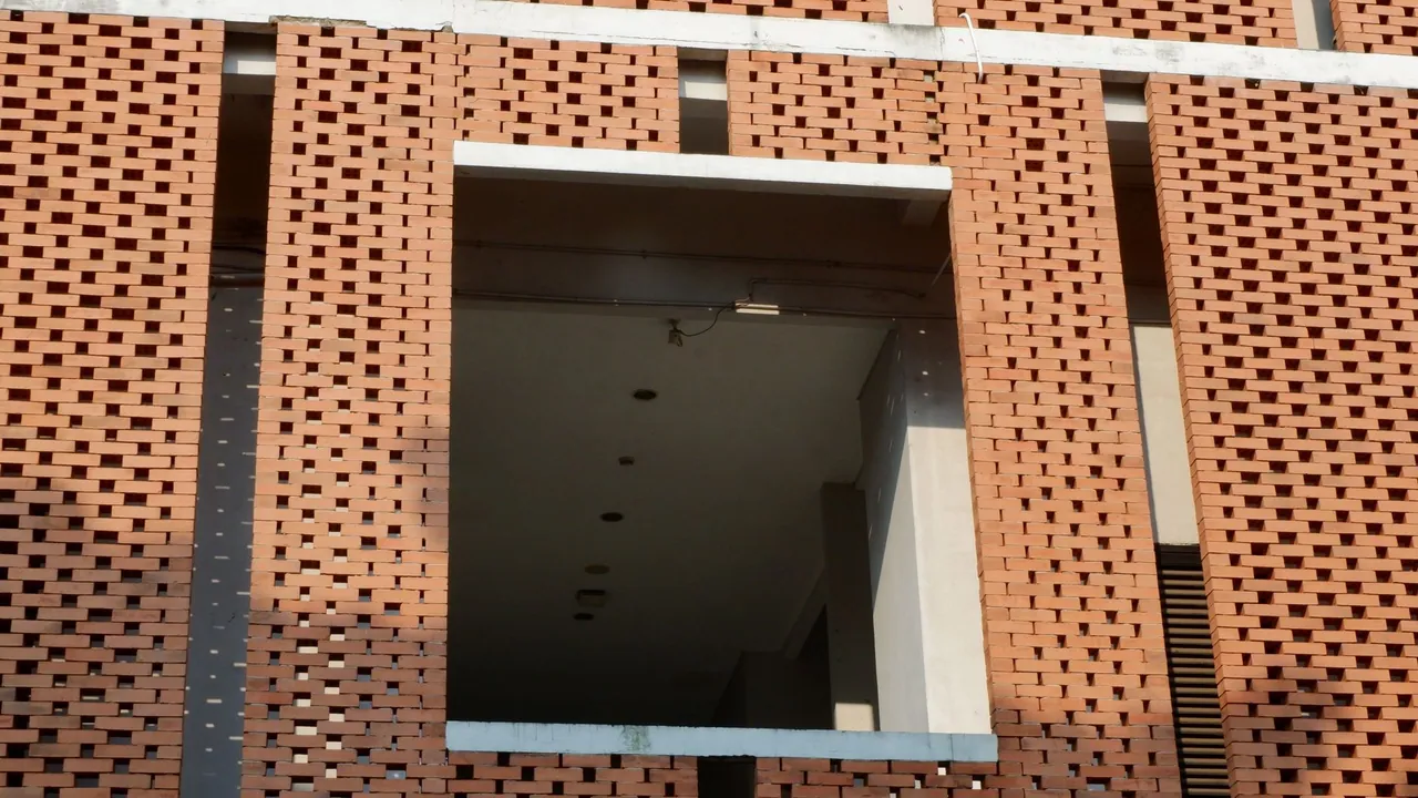 Kentsel Yoğunlaşmada Geometrik ve Termal Hassasiyet: Toronto Garden Laneway House