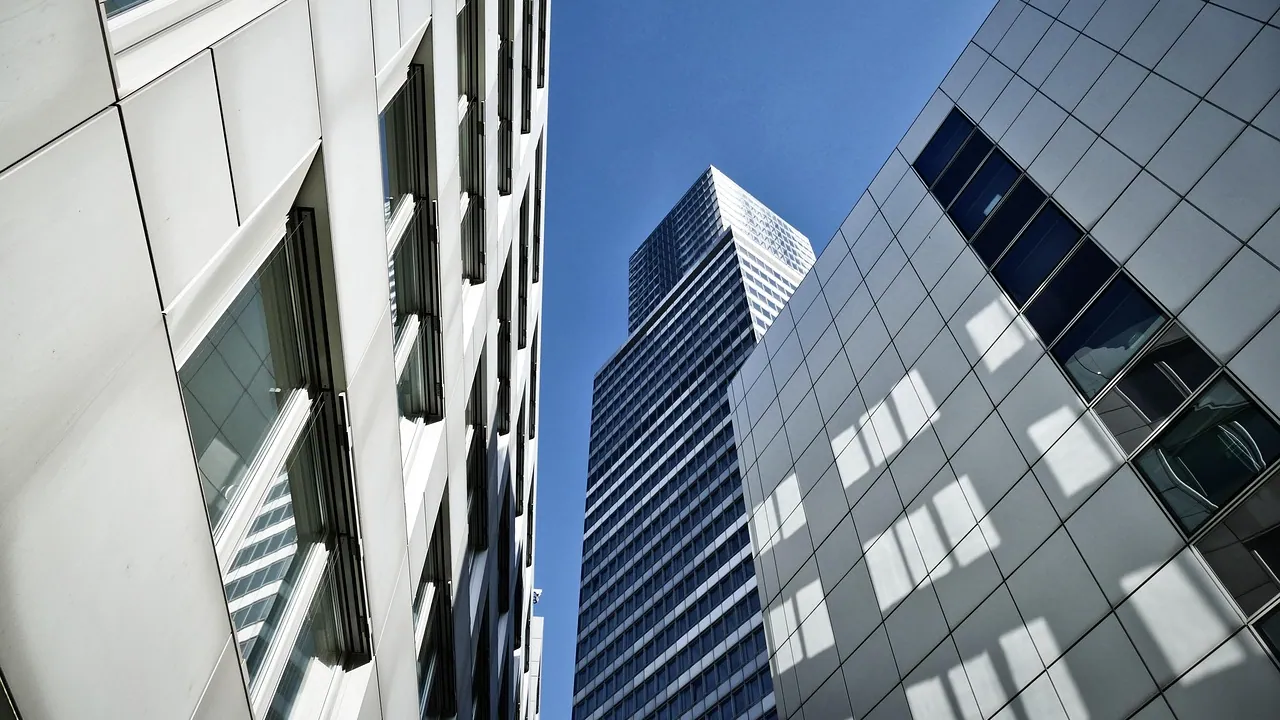 Dubai Silüetinde Dikey Mühendislik: Pelli Clarke & Partners İmzalı City Tower One