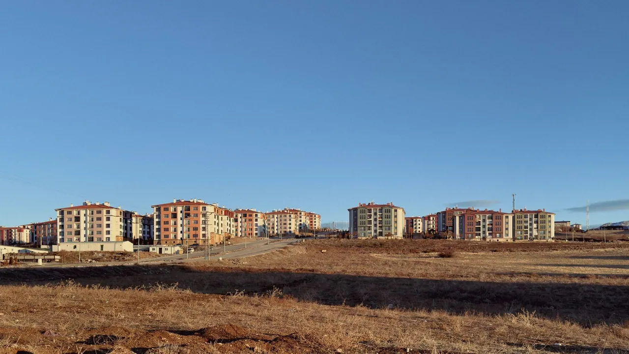 Isparta Anadolu Mahallesi'nde Kentsel Dönüşüm Yıkımları Başladı