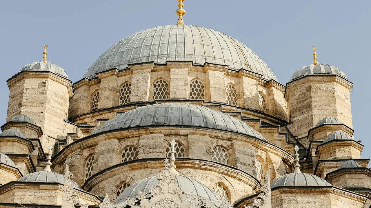 Cevat Akkanat Kaleminden Abide Kubbeler Kitabı Yayımlandı