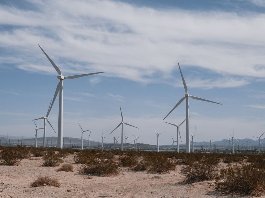 KÜRESEL ENERJİDE ŞOK DALGASI! Yenilenebilir Kurulu Güç 5,15 TERAVAT'A ULAŞTI, 2030 Hedefi Tam Yarıda! İnşaat, Çevre ve Mimarlık Sektörleri İçin Devrim Başlıyor!